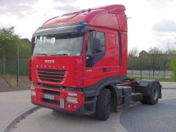 Iveco-Stralis-430-SZM-rot-(Schmitz)[1]